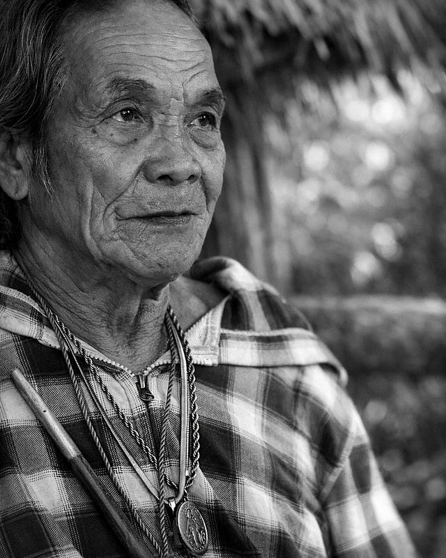 Portrait d'un mananambal, guérisseur traditionnel